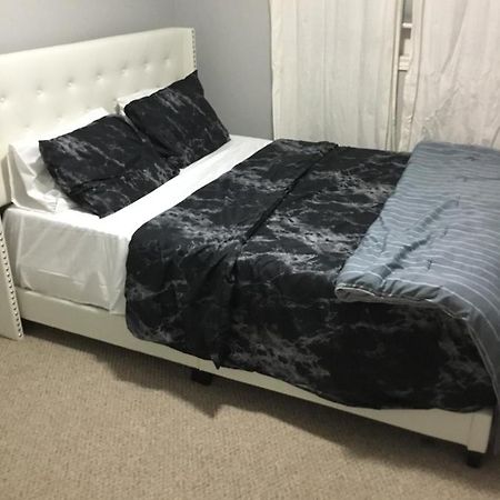 Peacefully Redifined Apartment Хамилтън Екстериор снимка