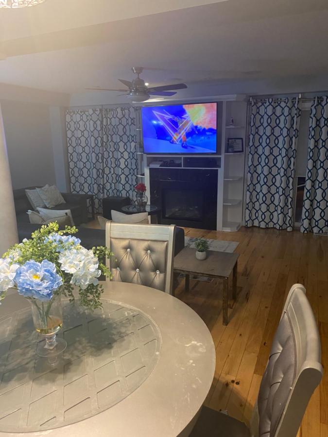Peacefully Redifined Apartment Хамилтън Екстериор снимка